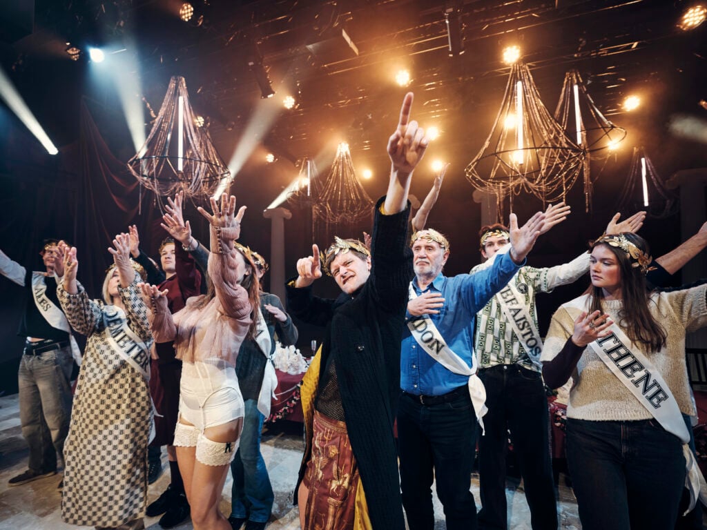 mythos zeus holder fest