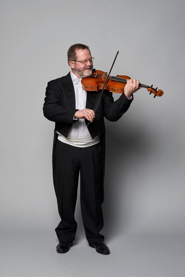 Ruben Kristensen, fra Aalborg Symfoniorkester spiller med i Spil som jeg siger hos Teater Nordkraft